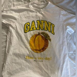 Women’s Ganni T shirt.